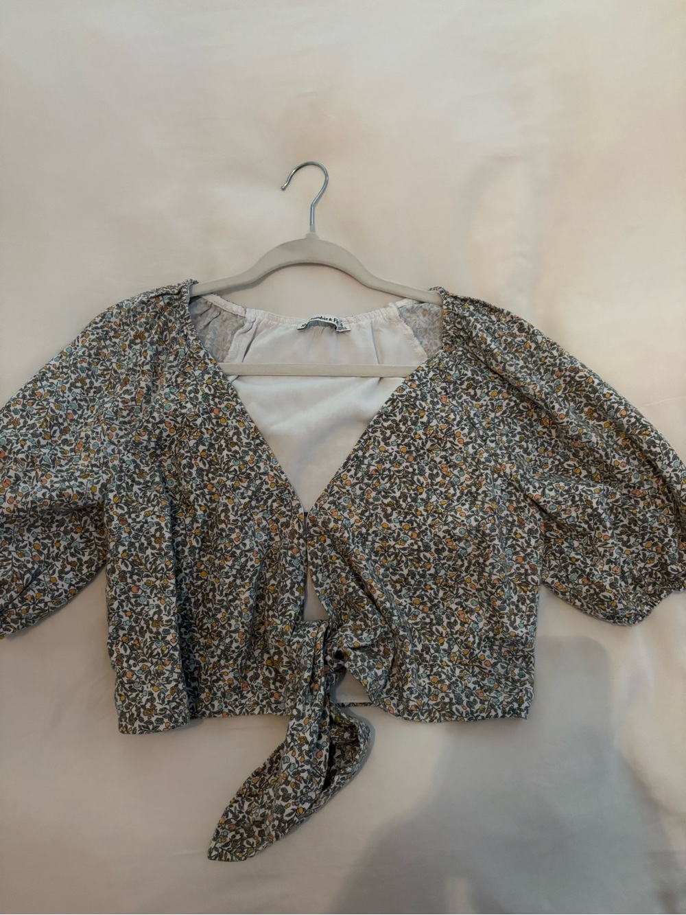 Abercrombie Floral Tie-Front Crop Top & Shorts Set - White/Olive